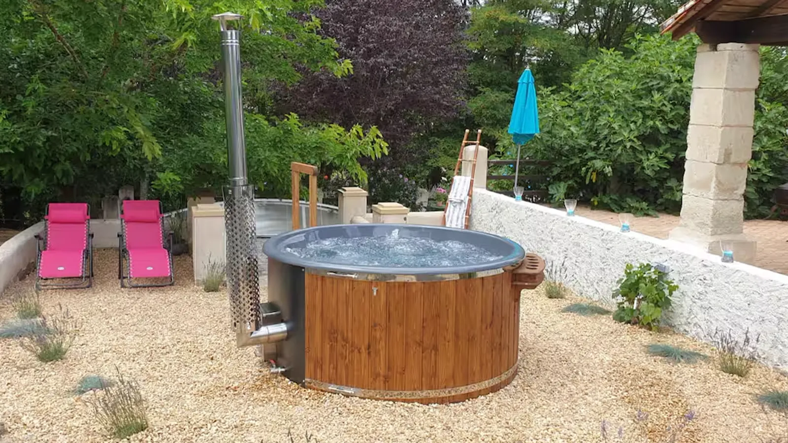 Happy Hot Tub Business Owners #4 - Hot Tubs in France